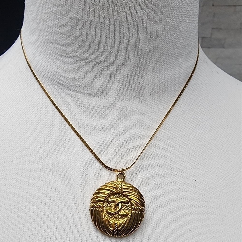 Auth Chanel necklace 4